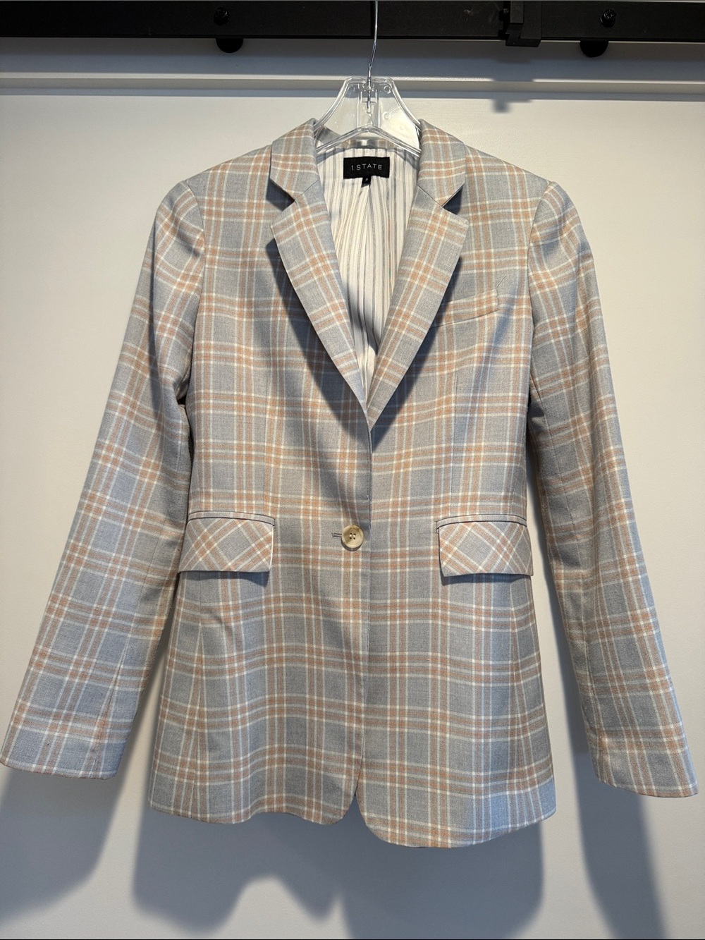 1.STATE Plaid Single-Button Blazer in Light Gray and Beige